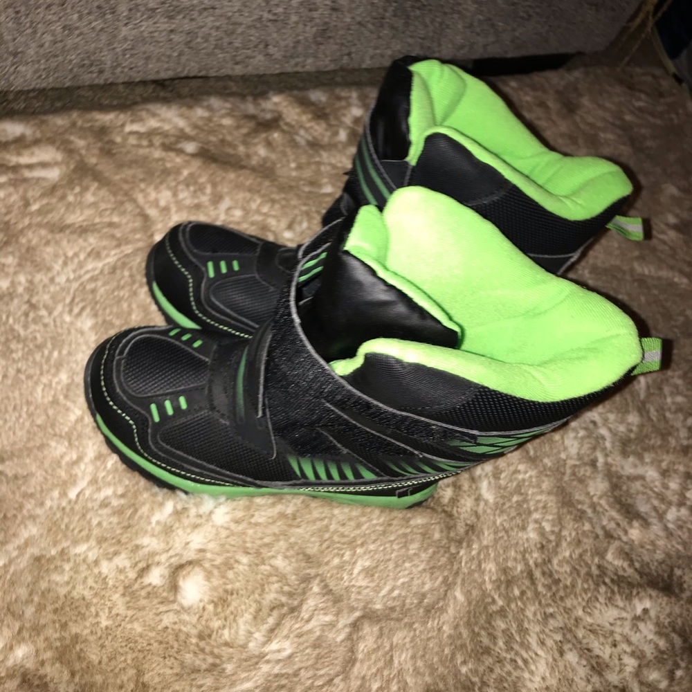 Kids snow boots